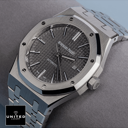 Audemars Piguet Royal Oak 15400ST.OO.1220ST.04 Deluxe Replica Edition Audemars Piguet Royal Oak Selfwinding Gray Replica gray background