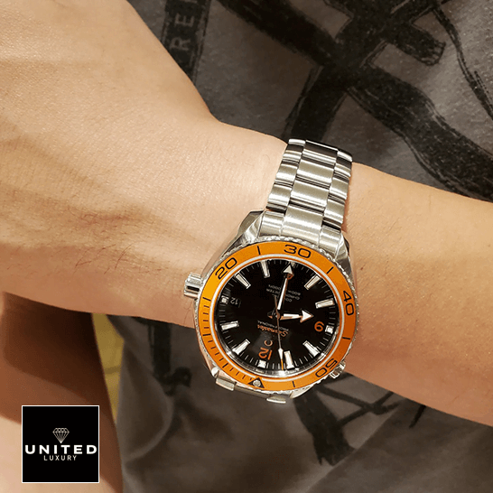 Omega Seamaster Diver Steel 210.30.42.20.06.001 Exclusive Clone Edition omega seamaster planet ocean 232.30.42.21.01.002 replica thickness Omega Seamaster Planet Ocean 232.30.42.21.01.002 Erkek bileÄŸinde replika