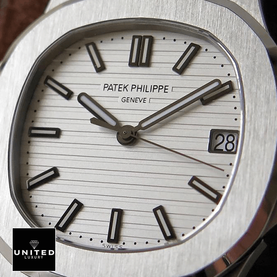 Patek Philippe Nautilus 5711/1A-011 "White Dial" Exceptional Replica 1:1 patekphilippe nautilus 57111A 011 replica 40mm Patek Philippe Geneve Nautilus White Dial Steel Case Replica close front view