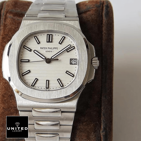 Patek Philippe Nautilus 5711/1A-011 "White Dial" Exceptional Replica 1:1 patekphilippe nautilus 57111A 011 replica Patek Philippe Geneve Nautilus 57111A-011 White Dial Replica on the stand