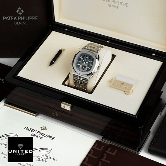 Patek Philippe Nautilus 5980/1A-001 "Blue Dial" Super Clone Edition patek philippe 5980 1A Patek Philippe Blue Dial Steel 5980-1A-001 Replica on the box