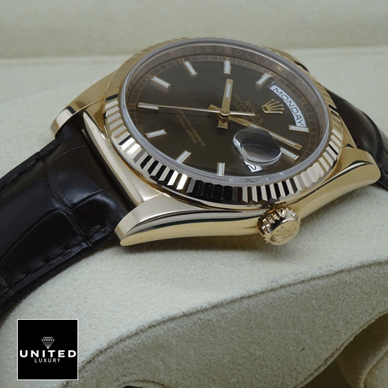 Rolex Day-Date 118135-0002 "Brown Dial" Detailed Replica rolex day date 118139 replica rosegold Rolex Day-Date 118139 Gold Case Right Side Crown Pusher Replica