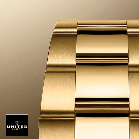 Rolex GMT-Master II 116718LN Ultra Realistic Replica Rolex GMT-Master II 116718LN Yellow Gold Oyster Replica