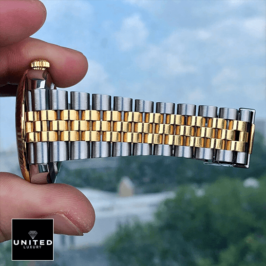 Rolex Datejust 126333 Black Jubilee Premium Replica 1:1 Rolex 126333 Yellow Gold Steel Jubilee Replica on the hand