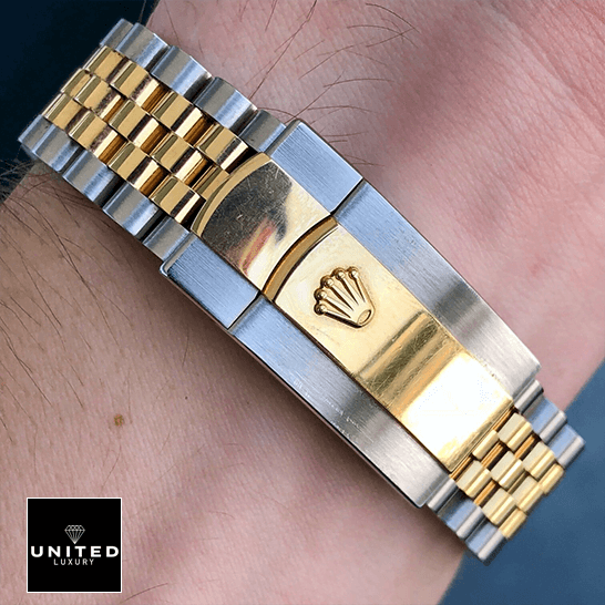 Rolex Datejust 126333 Black Jubilee Premium Replica 1:1 Rolex Datejust 126333 Yellow Gold Steel Jubilee Replica on the wrist