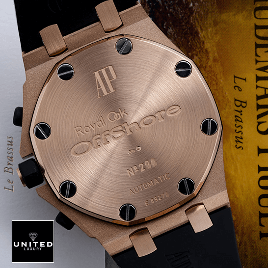AP Royal Oak Offshore Super Clone 25940OK.OO.D002CA.01 United Luxury Shop Deluxe Replica Edition audemars piguet royal oak o ffshore 25940OK.OO .D002CA.01 replica back Audemars Piguet Royal Oak Offshore Rose Gold Kasa Replika üstten görünüm