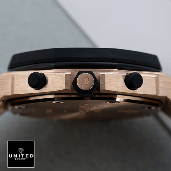 AP Royal Oak Offshore Super Clone 25940OK.OO.D002CA.01 United Luxury Shop Deluxe Replica Edition audemars piguet royal oak o ffshore 25940OK.OO .D002CA.01 replica rightside 1 Audemars Piguet Royal Oak Gold Case 25940OK.OO_.D002CA.01 Replica crown / push button