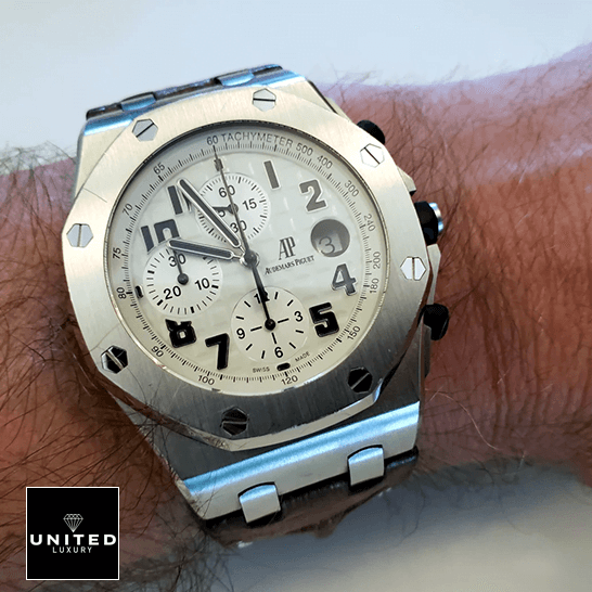 Audemars Piguet Royal Oak Offshore 26170ST.OO.D091CR.01 "Safari" Precision Clone audemars piguet royal oak offshore safari 26170ST.OO .D091CR.01 replica wrist Audemars Piguet 26170ST.OO_.D091CR.01 Steel Bezel Replica on the man wrist