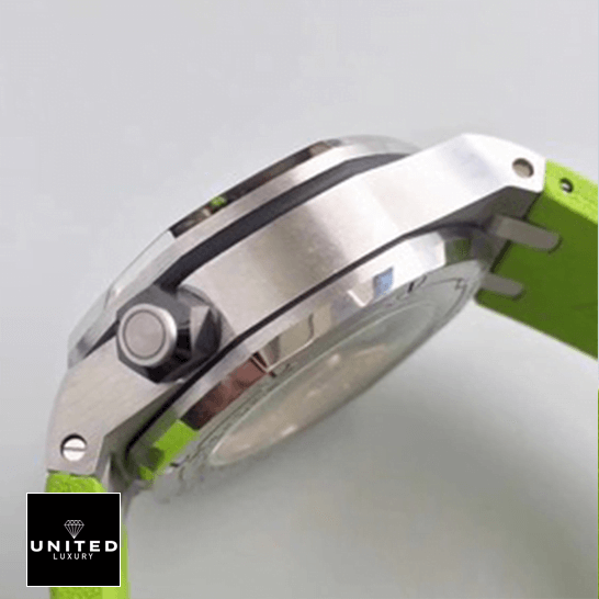 Audemars Piguet Royal Oak Offshore 26703ST.OO.A051CA.01 Collector’s Clone 1:1 Audemars Piguet Royal Oak Green Rubber Replica stainless steel crown