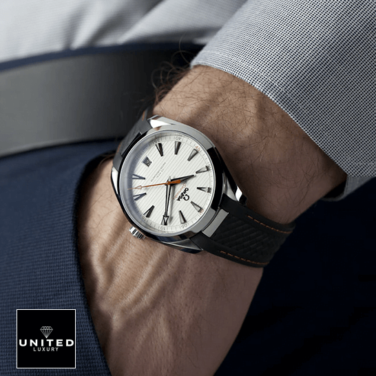 Omega Seamaster Aqua Terra Co-Axial Master Chronometer 220.12.41.21.02.002 Pro Clone 1:1 omega aqua terra 220.12.41.21.02.002 replica wrist Omega Seamaster White Dial Replica on the man wrist