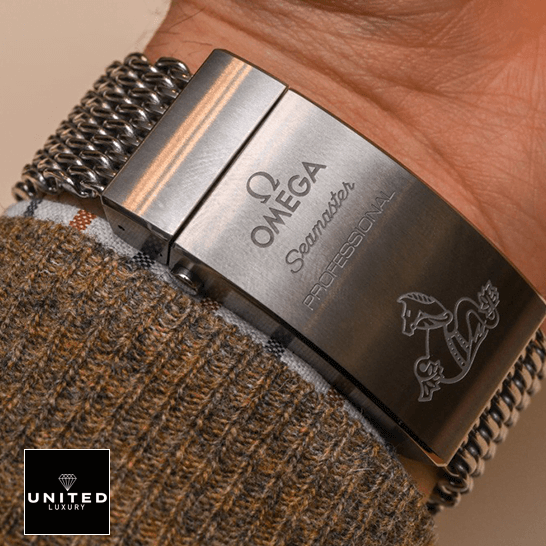 Omega Seamaster Ploprof Titanium 227.90.55.21.99.001 Luxury Clone Quality omega seamaster ploprof 227.90.55.21.99.001 replica clasp Omega Seamaster Professıonal Steel Clasp Replica pn the man wrist