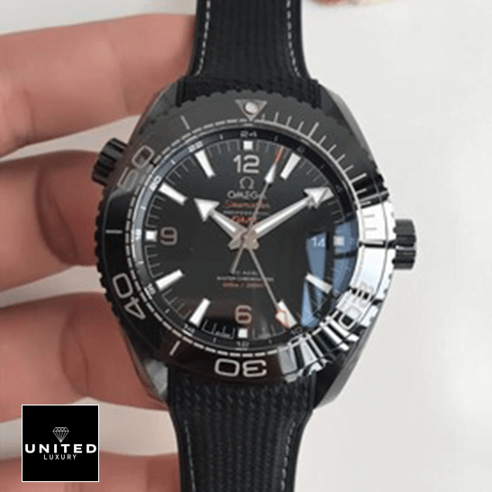 Omega Seamaster 215.92.46.22.01.001 "Deep Black" 1:1 Clone Edition omega seamaster planet ocean steel ceramic 215.92.46.22.01 dial black Omega Seamaster 215.92.46.22.01 Black Dial Rubber Bracelet Replica on the hand
