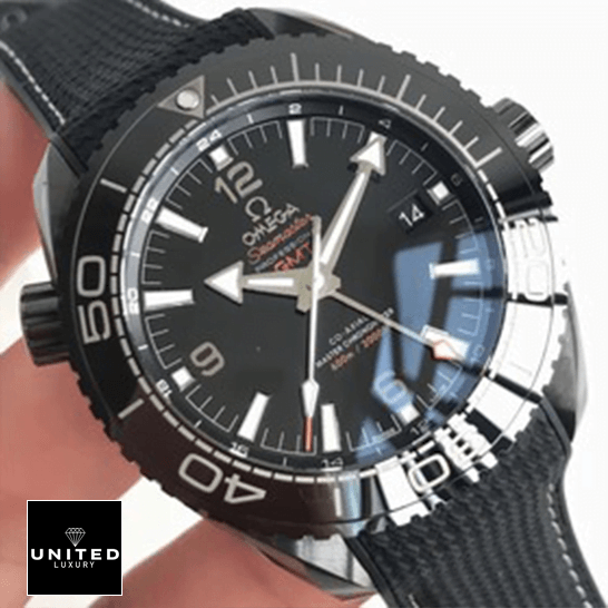 Omega Seamaster 215.92.46.22.01.001 "Deep Black" 1:1 Clone Edition omega seamaster planet ocean steel ceramic 215.92.46.22.01 left Omega Seamaster GMT Black Dial & Bezel Replica on the hand