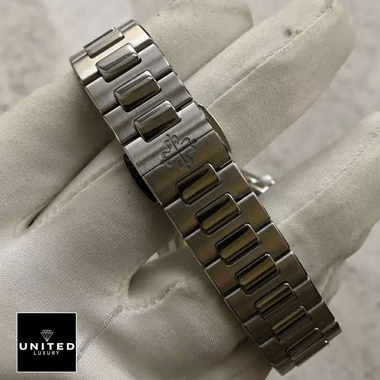 Patek Philippe Nautilus Ladies 7018/1A Elite Clone Edition patek philippe nautilus 70181A replica clasp Patek Philippe Nautilus Stainless Steel Bracelet Replica closed clasp on the hand