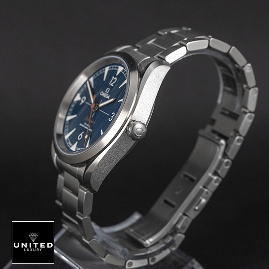 Omega Railmaster Co-Axial Master Steel 220.10.40.20.03.001 Collector’s Clone 1:1 omega seamaster 220.10.40.20.03.001 replica rightside Omega Seamaster 220.10.40.20.03.001 Stainless Steel Replica side view crown