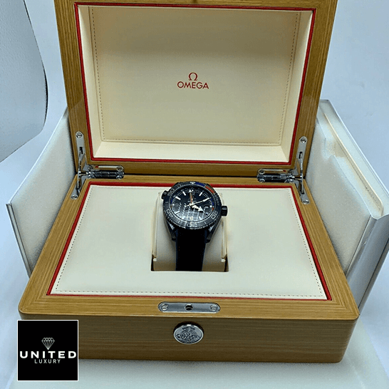 Omega Seamaster Planet Ocean 215.92.46.22.01.004 Premium Copy 1:1 Omega Seamaster Planet Ocean 600m Black Dial Replica in the box