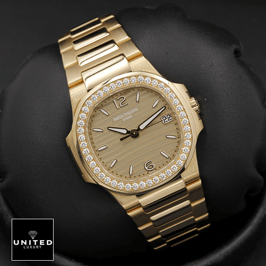 Patek Philippe Nautilus 7010/1R "Golden Dial" Collector’s Copy 1:1 patek philippe nautilus 70101R 012 replica diamond Patek Philippe Nautilus 70101R-012 Diamond Bezel Rose Gold Dial Replica