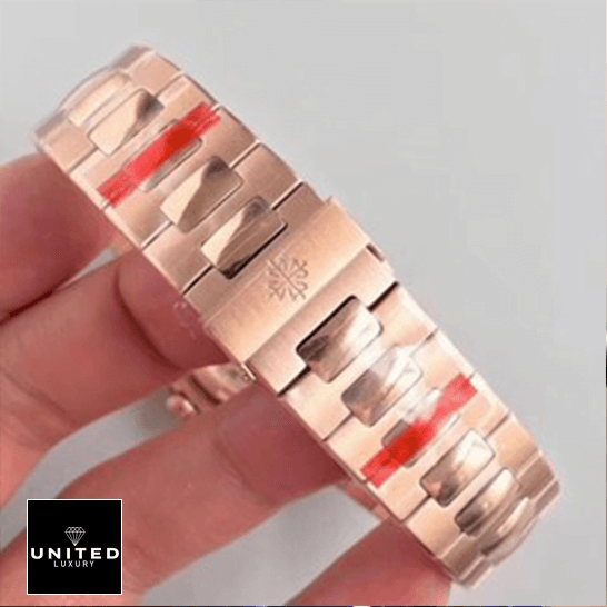 Patek Philippe Nautilus 5711/1R-001 Rose Gold Collector’s Clone 1:1 patek philippe nautilus 57111R 001 Patek Philippe Nautilus 57111R-001 Rose Gold Bracelet Replica on the hand