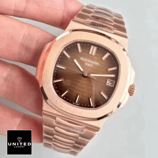 Patek Philippe Nautilus 5711/1R-001 Rose Gold Collector’s Clone 1:1 patek philippe nautilus 57111R 001 dail Patek Philippe Nautilus Rose Gold Dial Replica on the hand