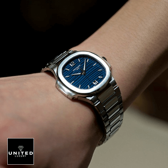 Patek Philippe Nautilus 7118/1A Ladies Perfect Duplicate 1:1 patekphilippe nautilus 71181A 001 replica wrist Patek Philippe Nautilus 71181A-001 Blue Dial Stainless Steel Replica on the wrist