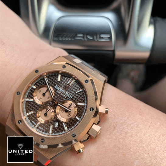 AP Royal Oak Chronograph 26331OR.OO.D821CR.01 "Rose Gold" High-End Replica 1:1 audemars piguet royal oak chocolate dial 26331OR Audemars Piguet Royal Oak Chocolate Dial Replica in the mercedes car