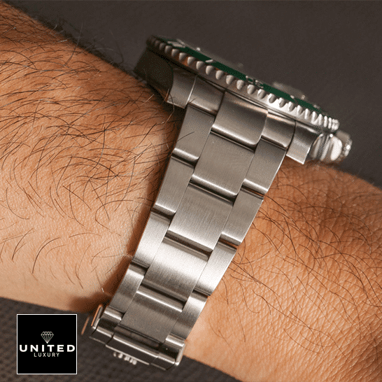 Rolex Submariner Date 116610LV "Hulk" Luxury Clone Quality Rolex Submariner Hulk 116610LV S.Steel Oyster Bracelet Replica on his arm