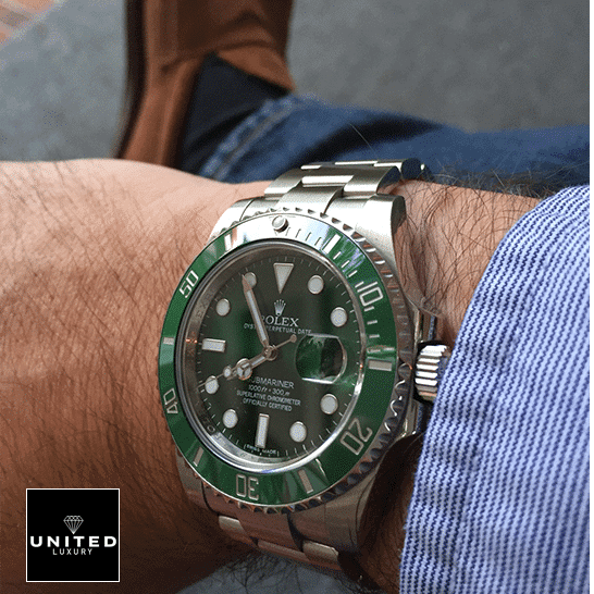 Rolex Submariner Date 116610LV "Hulk" Luxury Clone Quality Rolex Submariner Hulk 116610LV Green Dial S.Steel Oyster Replica on his arm