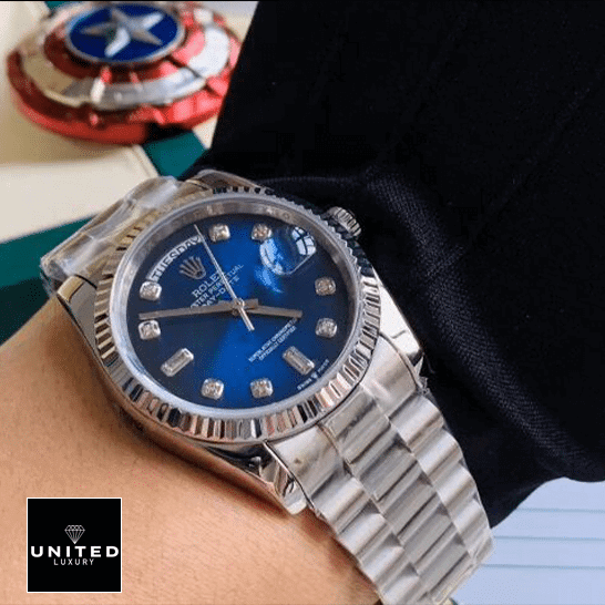 Rolex Day-Date 128239 "Blue Diamond Dial" High Fidelity Replica Rolex Day-Date 36 7118-1200R-01 Replica on his arm