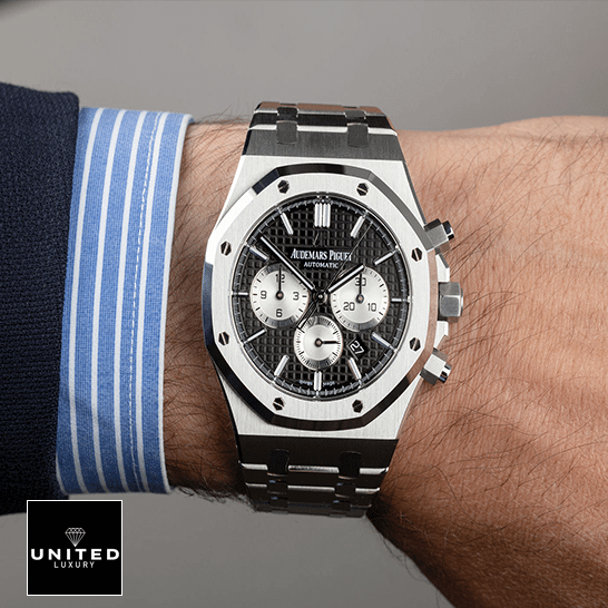 Audemars Piguet Royal Oak Chronograph 26331ST "Black Dial" Next Level Replica audemars piguet royal oak selfwinding 26331ST.OO .1220ST.02 replica man unitedluxurynet 1 Audemars Piguet 26331ST.OO_.1220ST Black Dial Replica on the man wrist
