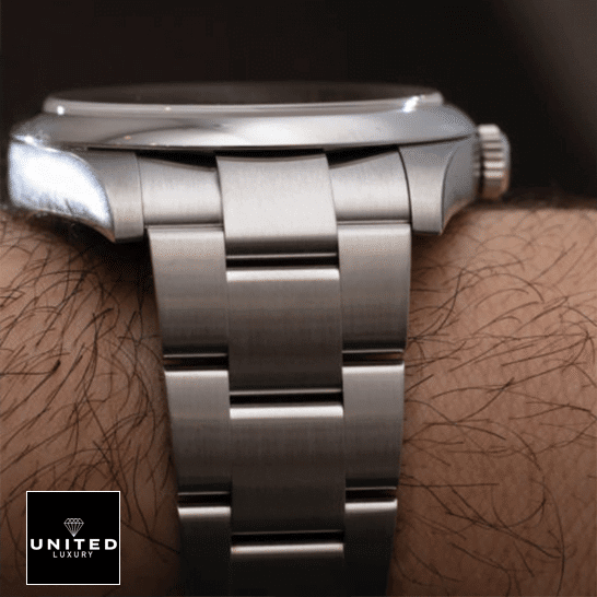 Rolex Oyster Perpetual 124300 "Orange Dial" Deluxe Clone 1:1 Rolex Perpetual 124300 Stainless Steel Oyster Replica on his arm