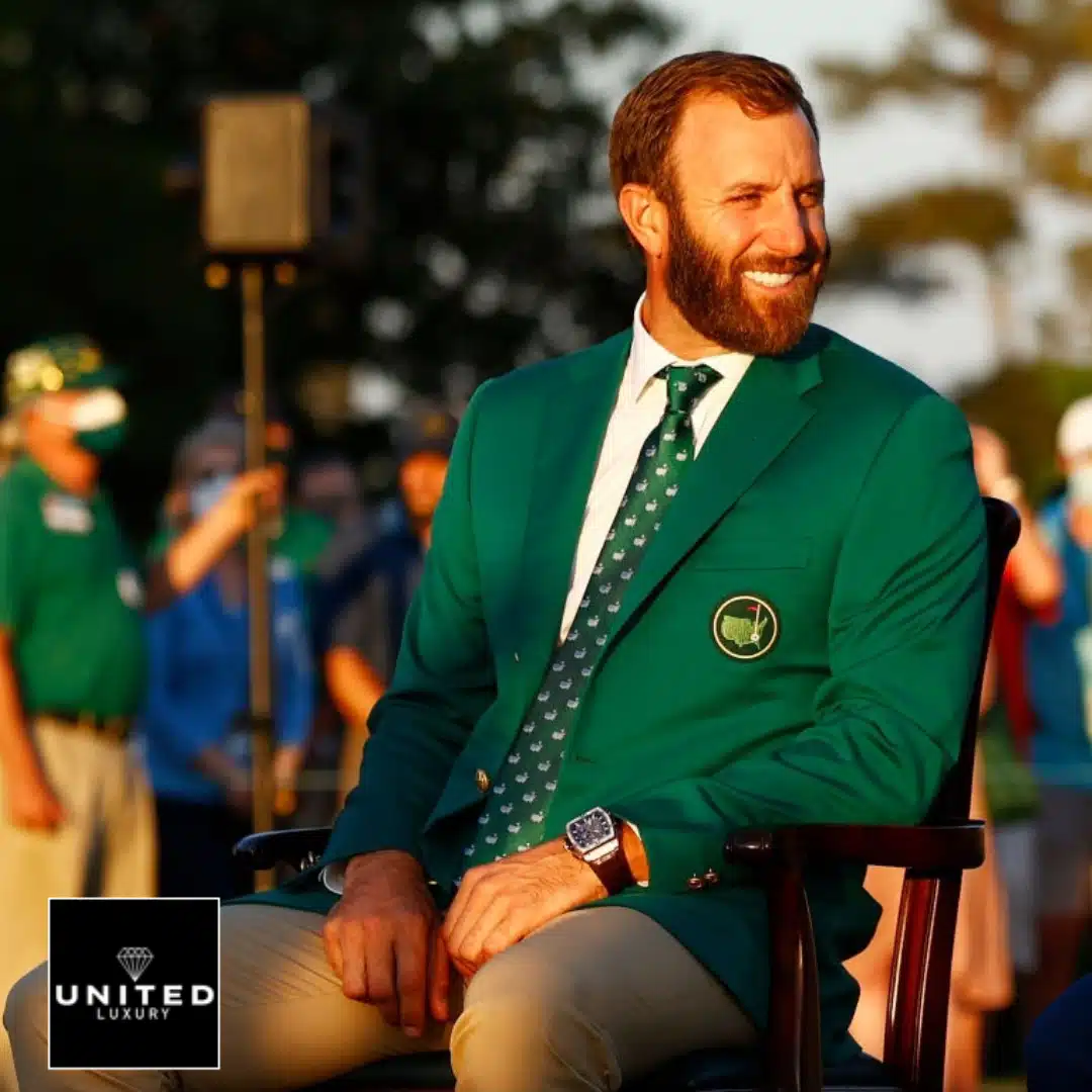 Hublot King Power Tourbillon HK93288 "Ayrton Senna" 1:1 Clone Edition Yeni Proje 6 1 Hublot senna replica on the wrist of the man sitting in the chair