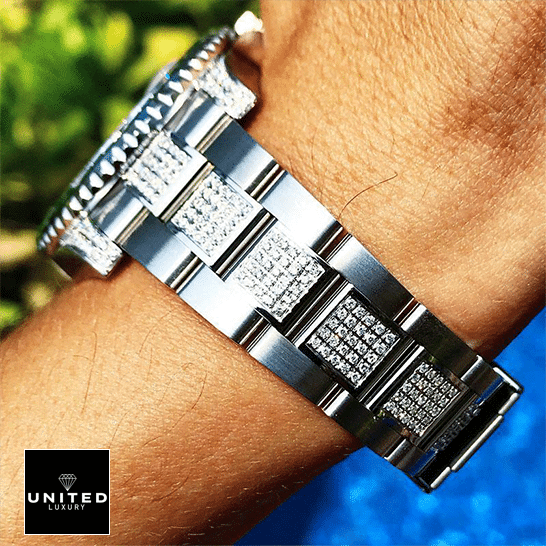 Rolex Submariner 116610LV "Hulk Iced Out" Premium Replica 1:1 Rolex Submariner Hulk 116610LV Diamond Bracelet Iced Out Replica on his arm