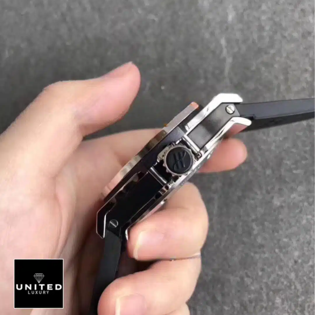 Hublot Classic Fusion Diamond Tourbillon Excessive Quality HUB011 Replica Yeni Proje 3 10 Hublot Bigbang Watch Replica side view and push button