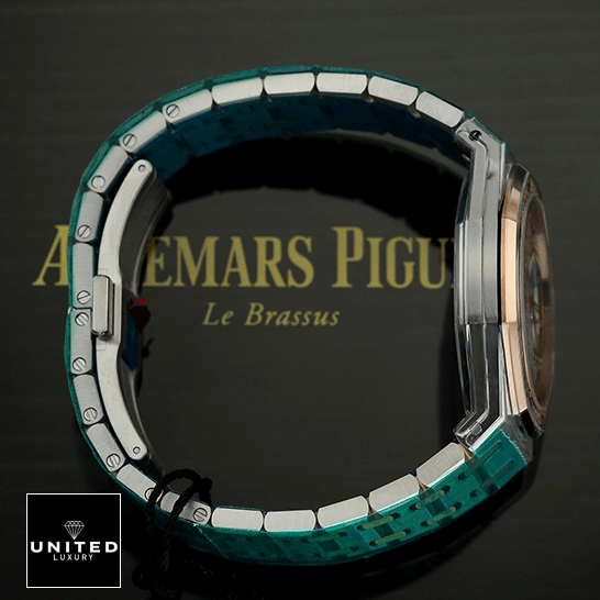 Audemars Piguet Royal Oak Ladies 67651SR.ZZ.1261SR.01 "Diamond Bezel" Super Clone Edition audemars piguet royal oak quartz ladies unitedluxury 1 Audemars Piguet Royal Oak Stainless Steel Replica side view on the ap box