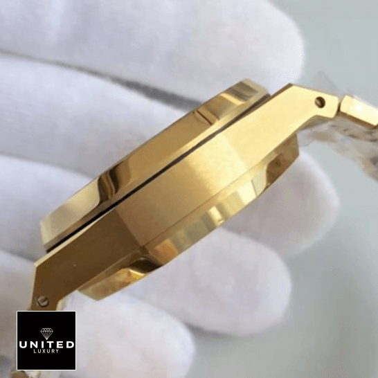 Audemars Piguet Royal Oak Chronograph 26320ST.OO.1220ST.01 "Blue Dial" Ultra Precision Replica audemars piguet royal oak chronogaph 26320 black dial right Audemars Piguet Royal Oak 26320 Gold Stainless Steel Replica side view on the hand