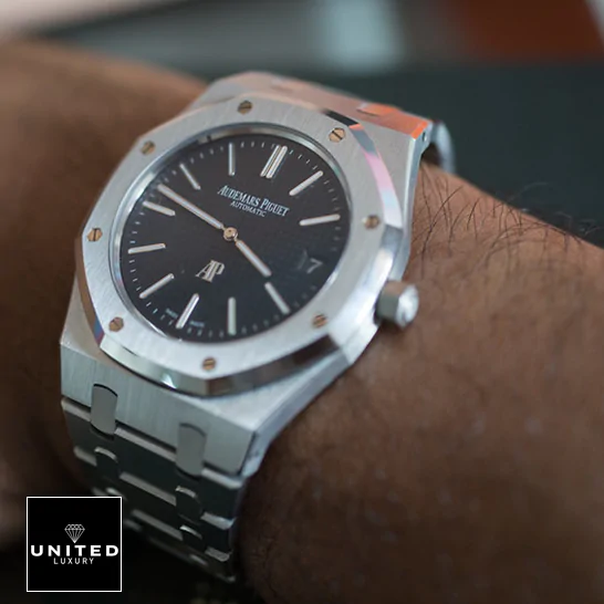 Audemars Piguet Royal Oak "Jumbo" Extra-Thin 15202ST.OO.1240ST.01 "Jumbo" Collector’s Replica audemarspiguet royaloak 15202ST.OO .1240ST.01 replica hand Audemars Piguet Royal Oak "Jumbo" Extra-Thin 15202ST.OO.1240ST.01 "Jumbo" Collector’s Replica audemarspiguet royaloak 15202ST.OO .1240ST.01 replica hand