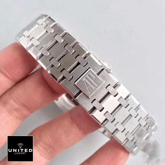 AP Royal Oak Offshore 26574ST.OO.1220ST.01 Super Clone audemars piguet royal oak prepetual calendar 26574ST.OO .1220ST.01 replica bracelet unitedluxurynet 1 Audemars Piguet Prepetual Calendar Steel Bracelet Replica on the hand