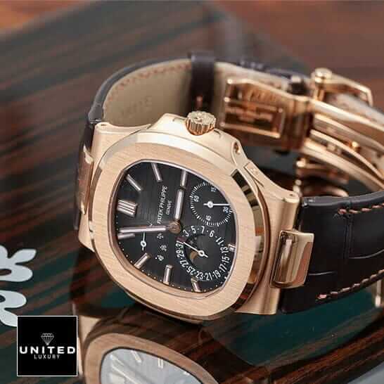 Patek Philippe Nautilus 5712R-001 "Rose Gold" High Fidelity Replica patek nautilus 5712r rose gold luxury 3 Patek Philippe 5712R Rose Gold Bezel Black Dial Replica side view