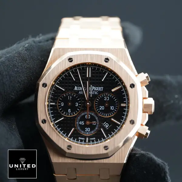 Audemars Piguet Royal Oak 26320OR.OO.D002CR Superior Copy 1:1 audemars piguet rose gold on the hand Audemars Piguet Royal Oak 26320OR.OO.D002CR Superior Copy 1:1 audemars piguet rose gold on the hand