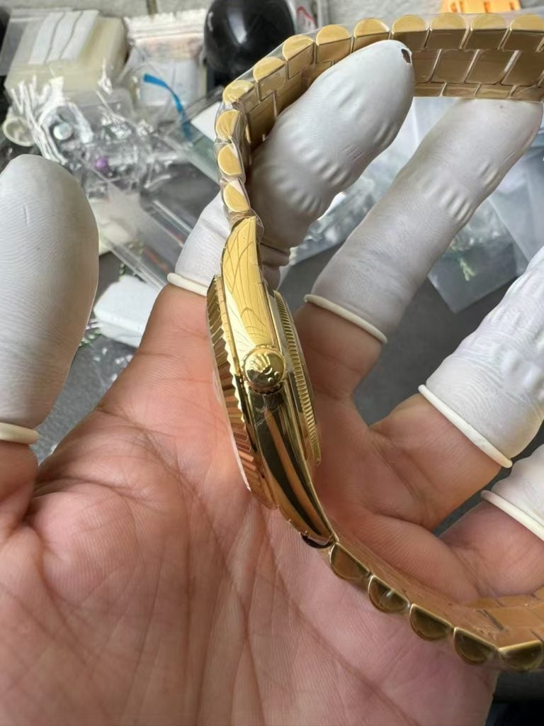 CBD Factory Watches CBD Day Date Yellow Gold 4 768x1024 1 CBD Factory Watches CBD Day Date Yellow Gold 4 768x1024 1