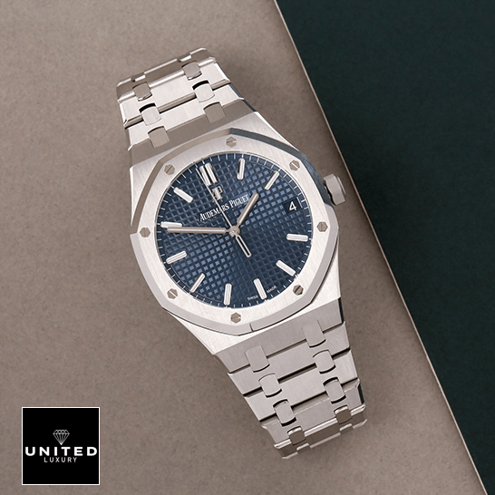 Audemars Piguet Royal Oak 565.NX_.7170.LR Blue Dial Replica on the grey