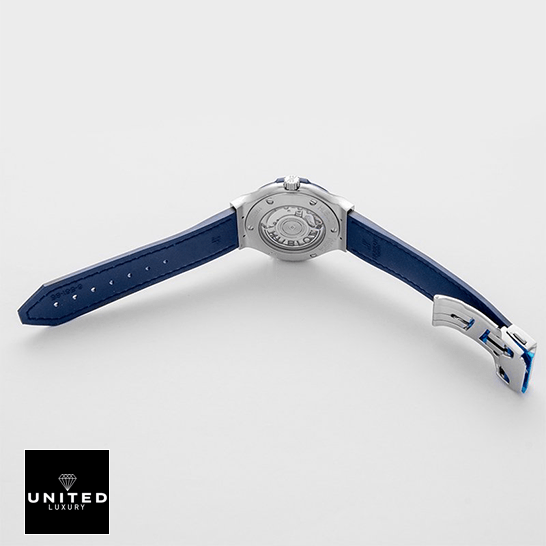 Hublot Classic Fusion Automatic Blue Rubber Bracelet Replica opened clasp white background