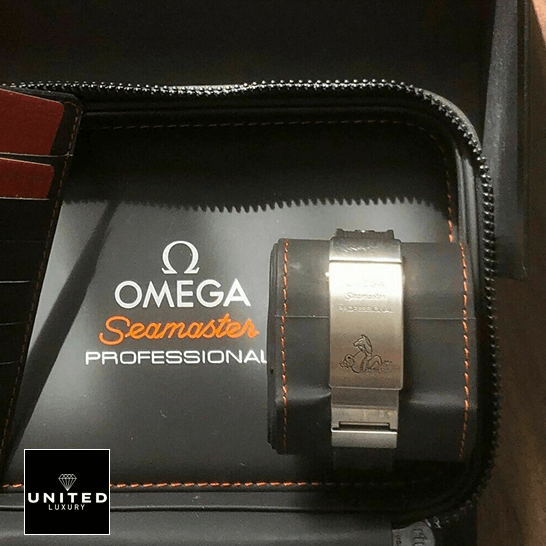 Omega Seamaster Profess?onal Steel Bracelet Replica in the box