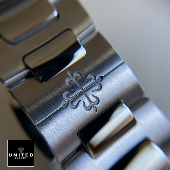 Patek Philippe Nautilus 71181A-011 Stainless Steel Bracelet Replica clasp on the logo