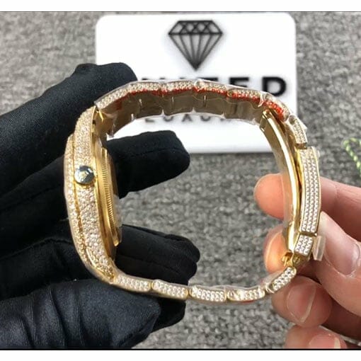 Rolex Datejust 116300 Replica Oyster bracelet is adjustable and gem-set