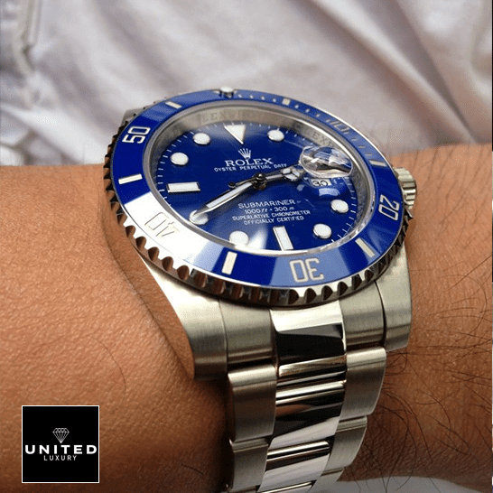 Rolex Submariner 116619lb-0001 Blue Dial Replica on his arm