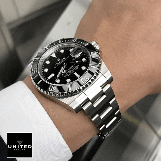 Rolex Submariner 116610LN Ceramic Bezel Black Dial Replica on the wrist